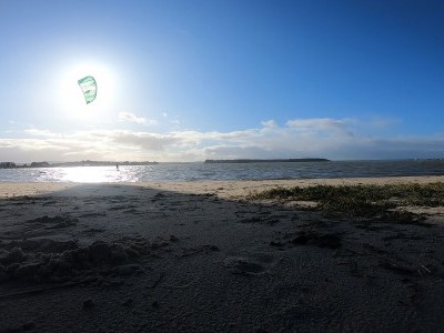 La kitesurfista solitaria